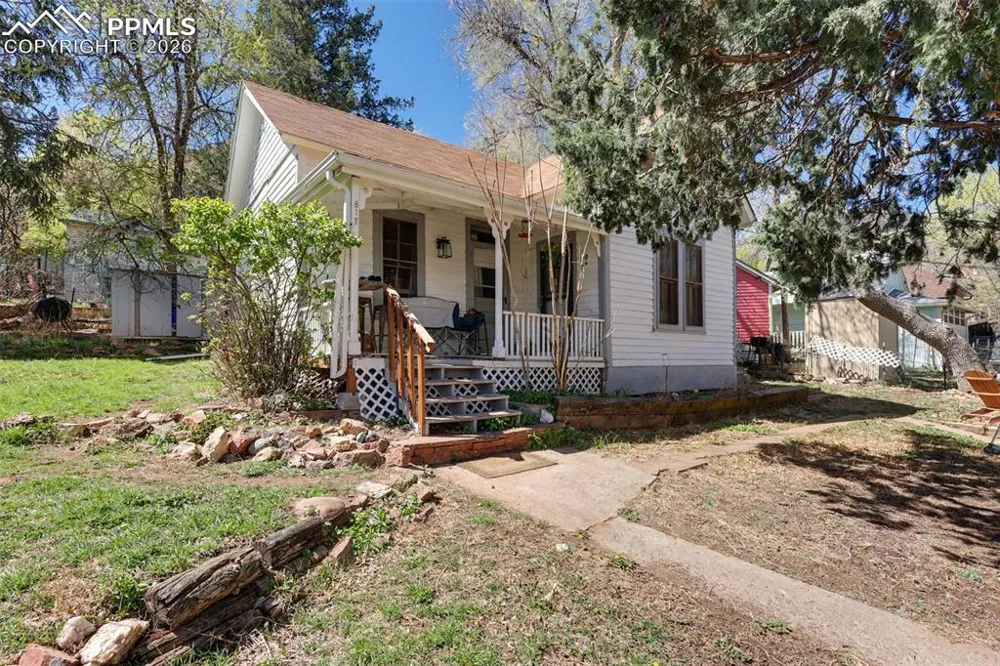 819 Duclo Avenue Manitou Springs, CO 80829
