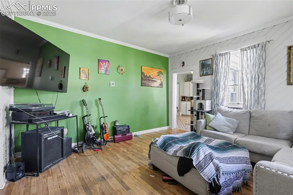 819 Duclo Avenue Manitou Springs, CO 80829