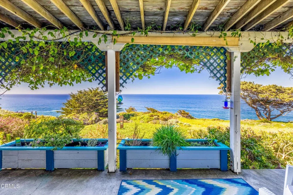 1440 Navarro Bluff Road Albion, CA 95410