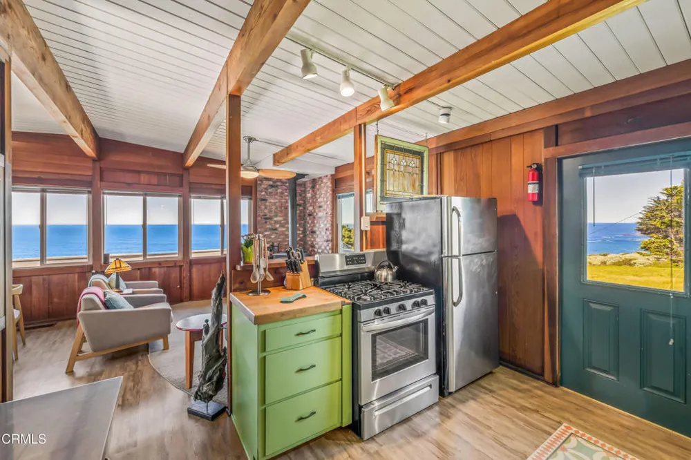 1440 Navarro Bluff Road Albion, CA 95410