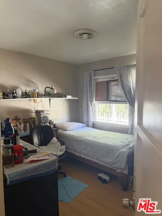 6250 Halbrent Avenue Van Nuys, CA 91411