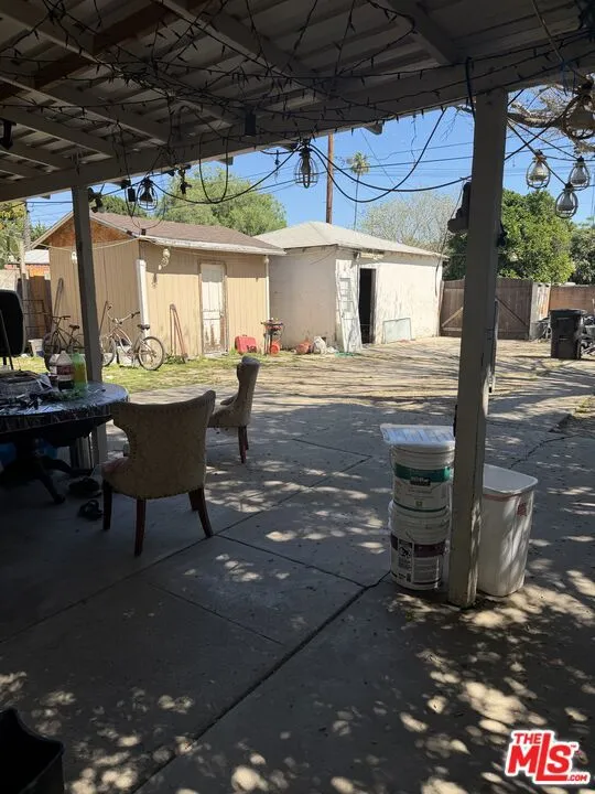6250 Halbrent Avenue Van Nuys, CA 91411
