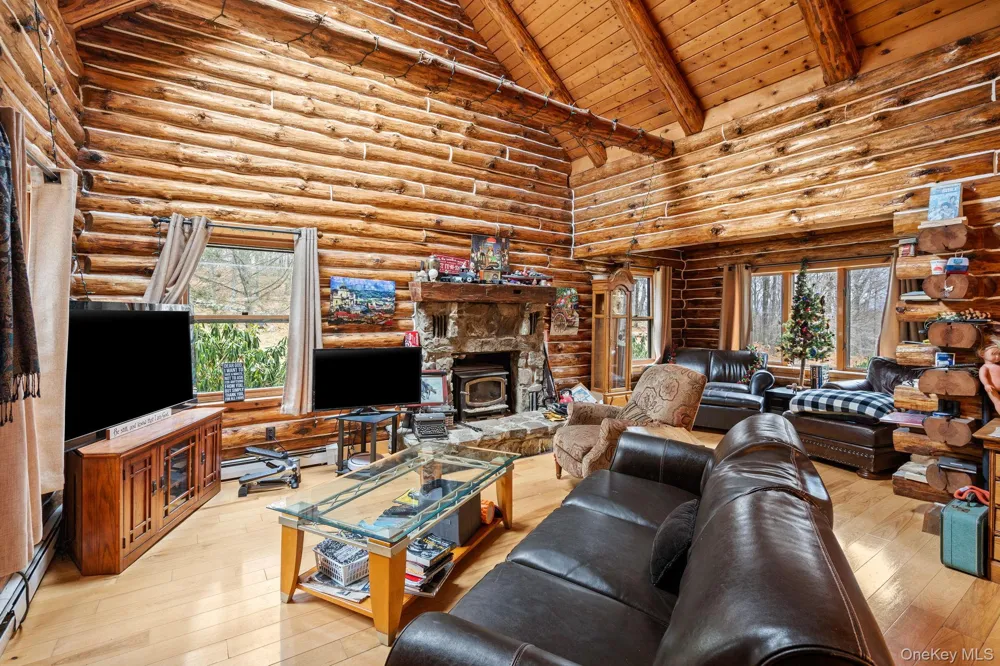 294 Comfort Trail Montgomery, NY 12549