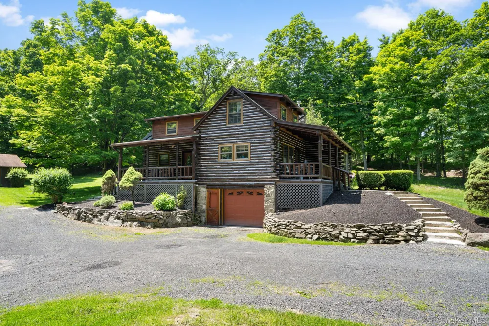 294 Comfort Trail Montgomery, NY 12549
