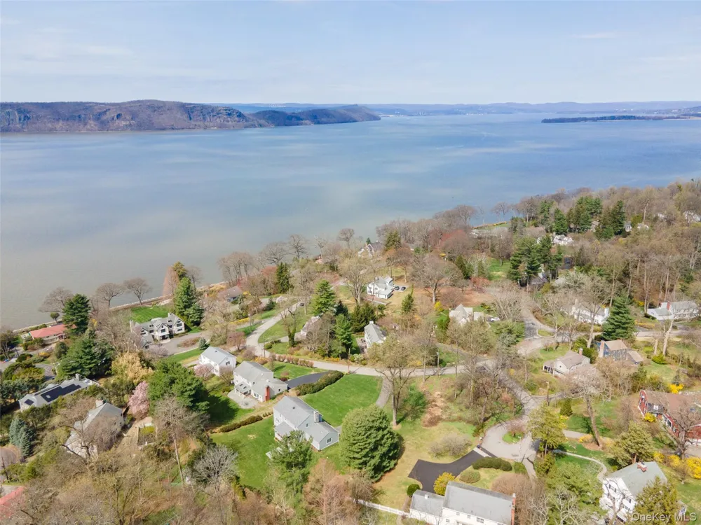 179 River Road Briarcliff Manor, NY 10510