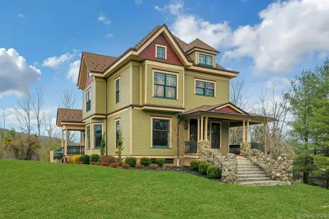 2 Pine Hill Road