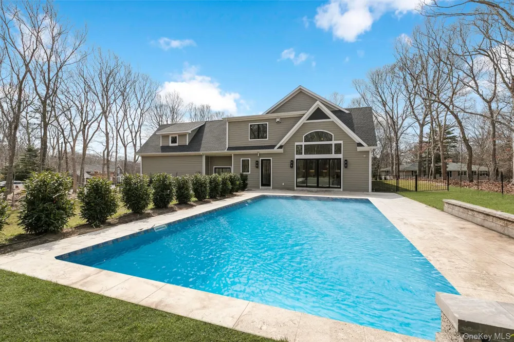 1355 Little Peconic Bay Road Cutchogue, NY 11935