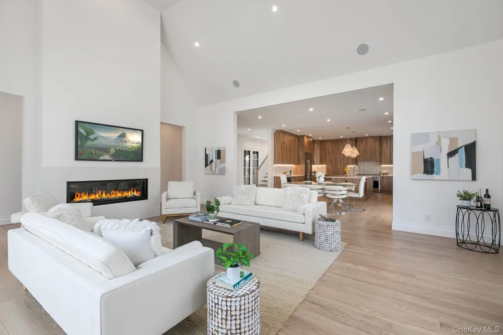1355 Little Peconic Bay Road Cutchogue, NY 11935
