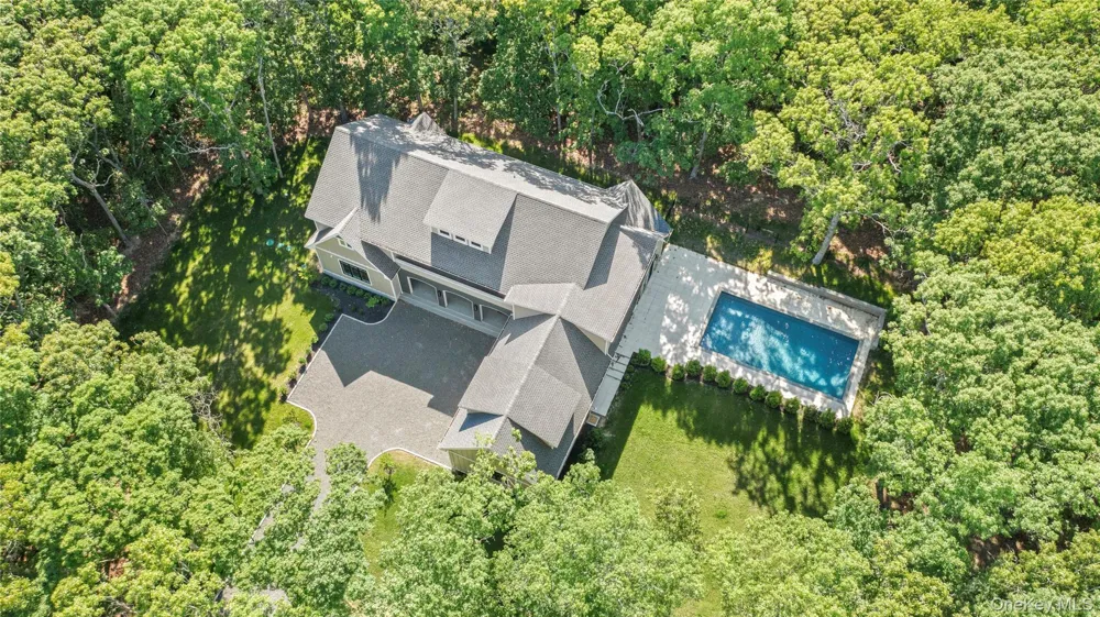 1355 Little Peconic Bay Road Cutchogue, NY 11935