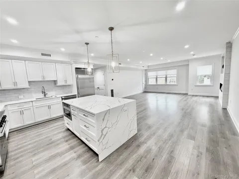 585 Main St #1A
