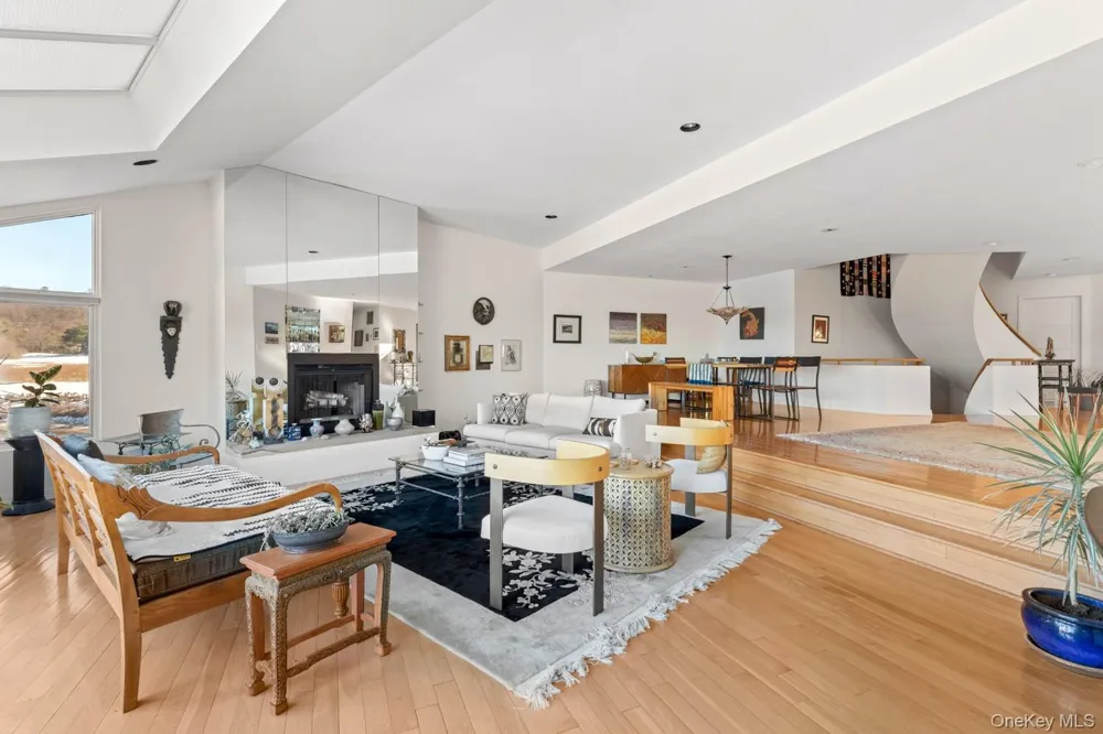 6 Lady Janes Way Northport, NY 11768
