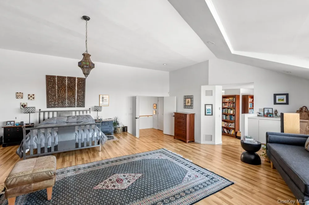 6 Lady Janes Way Northport, NY 11768