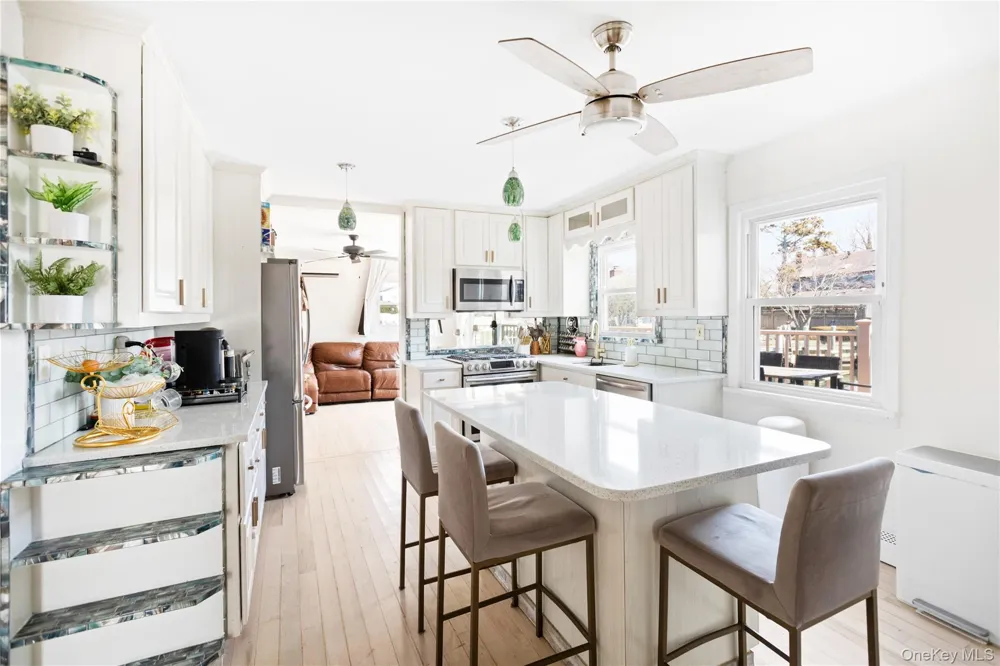 2 E Lido Prom Lindenhurst, NY 11757