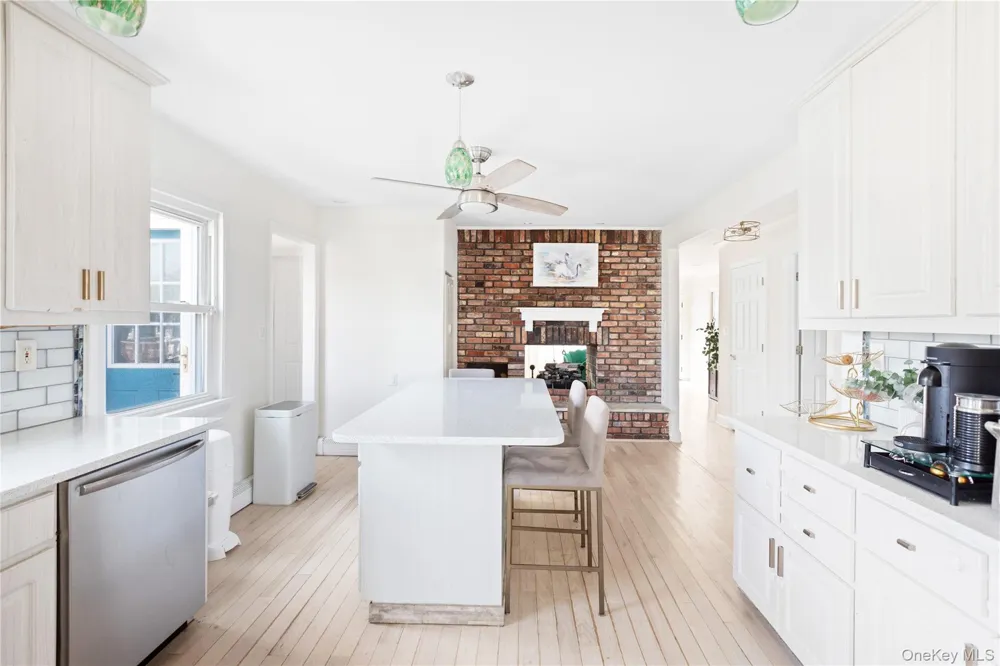 2 E Lido Prom Lindenhurst, NY 11757