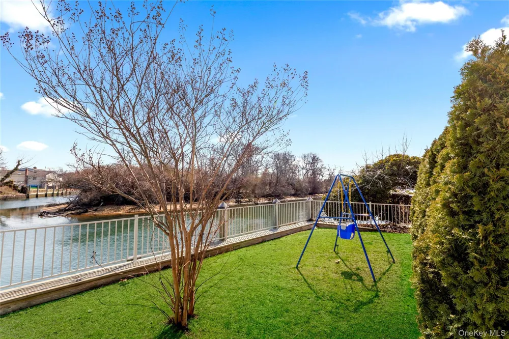 2 E Lido Prom Lindenhurst, NY 11757