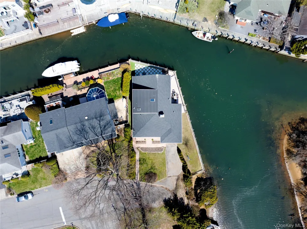 2 E Lido Prom Lindenhurst, NY 11757