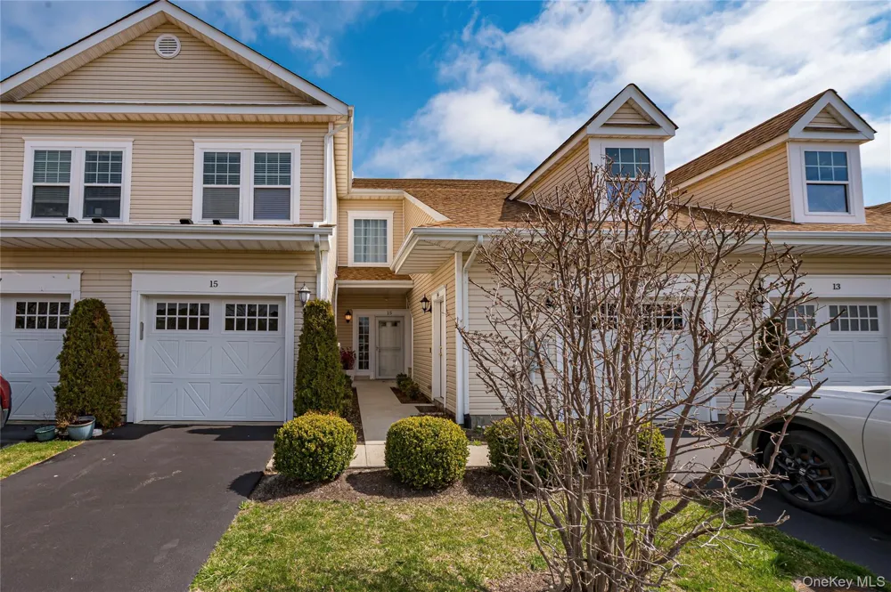 15 Cricket Court Shirley, NY 11967
