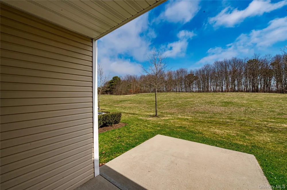 15 Cricket Court Shirley, NY 11967