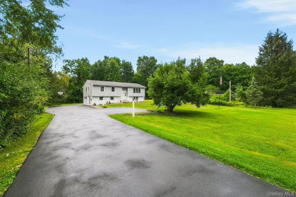 3875 Route 82 Millbrook, NY 12545