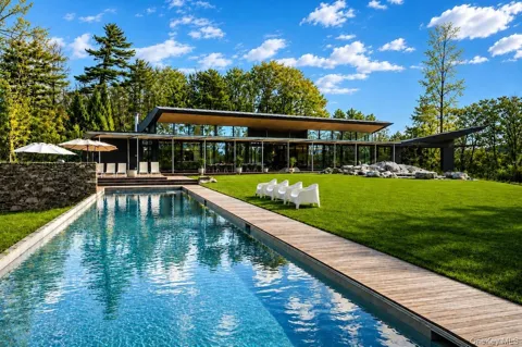 250 Long Pond Road