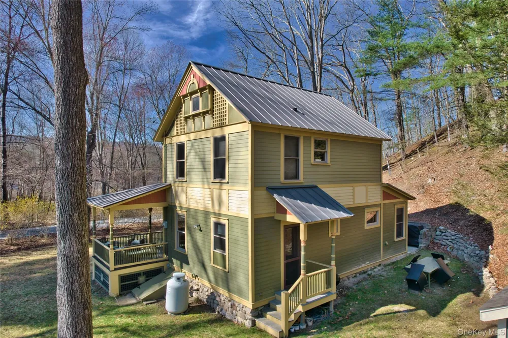 1193 South Road Wurtsboro, NY 12790