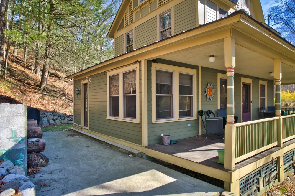 1193 South Road Wurtsboro, NY 12790