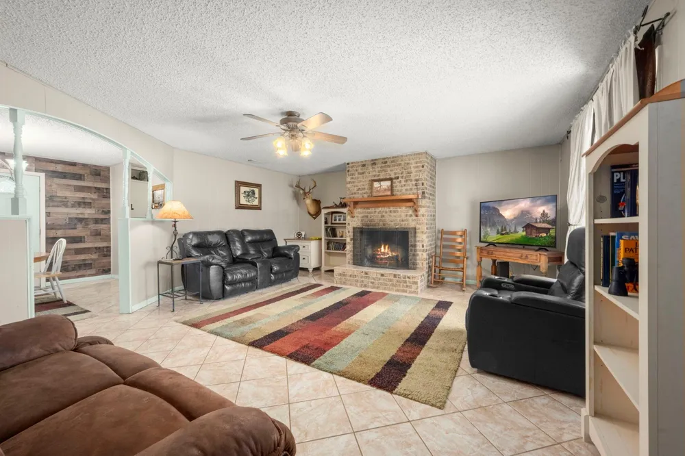 4856 Fm 356 Onalaska, TX 77360