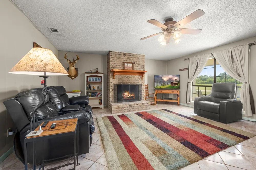 4856 Fm 356 Onalaska, TX 77360