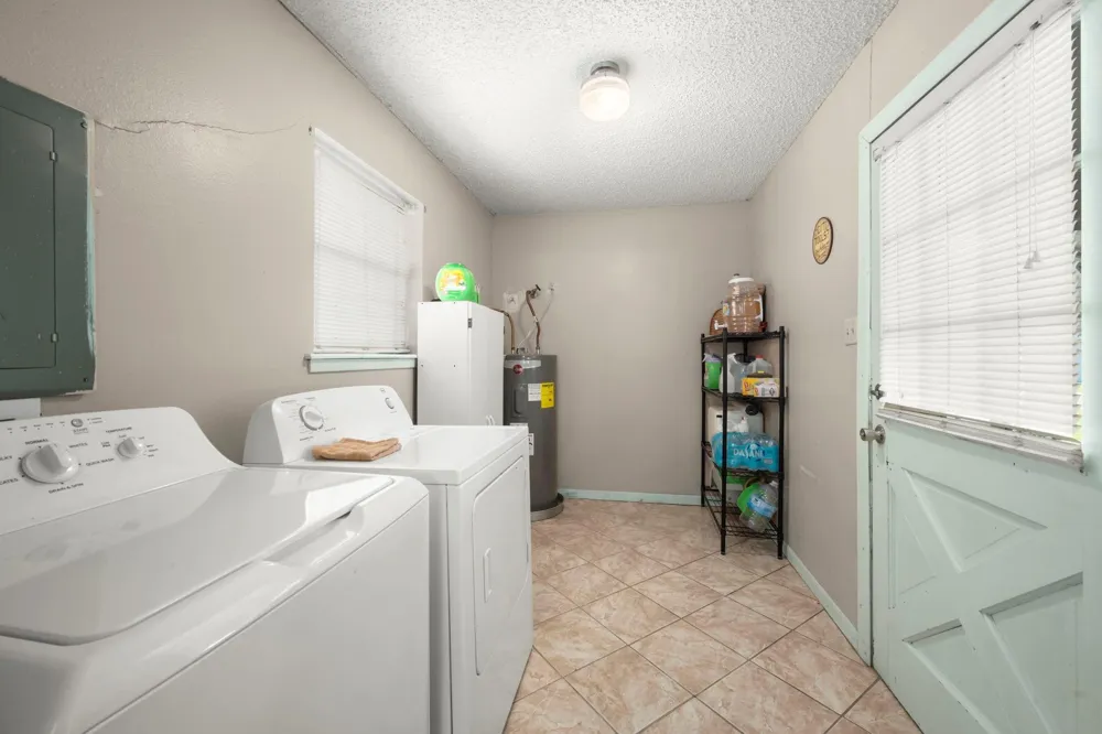 4856 Fm 356 Onalaska, TX 77360