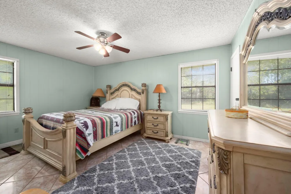 4856 Fm 356 Onalaska, TX 77360