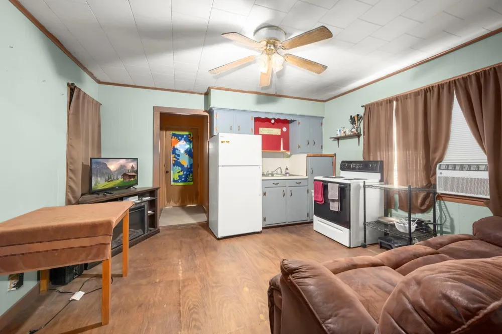 4856 Fm 356 Onalaska, TX 77360