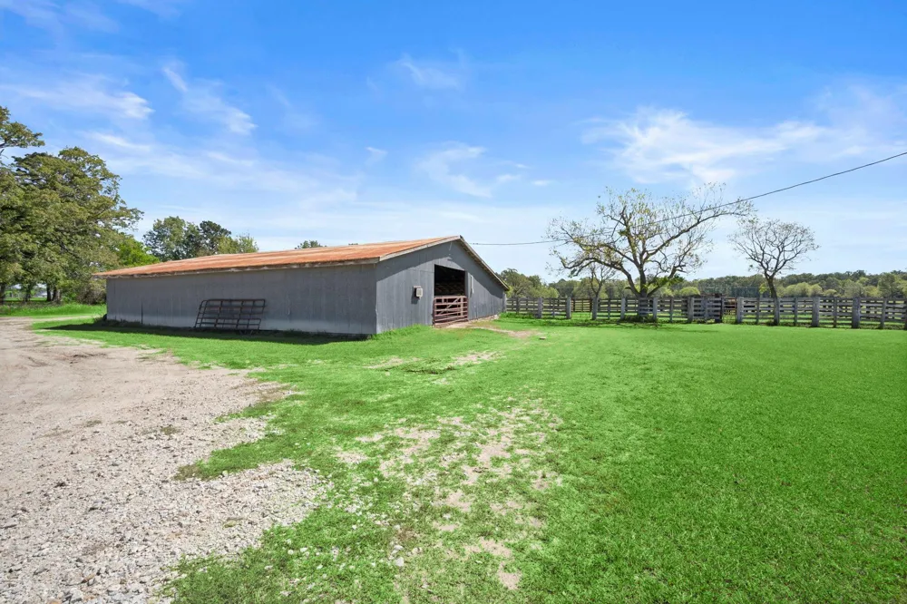 4856 Fm 356 Onalaska, TX 77360