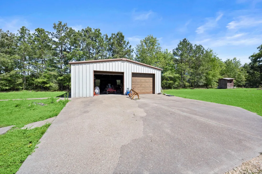 4856 Fm 356 Onalaska, TX 77360