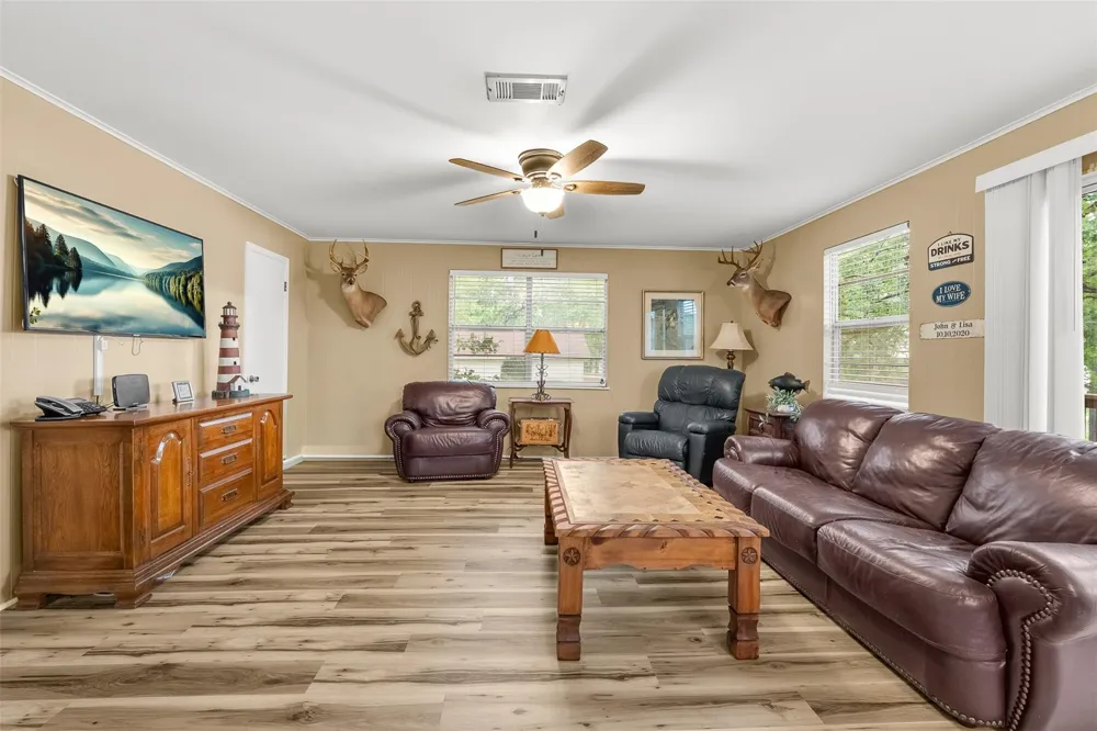 439 Lakeview Harbor Onalaska, TX 77360