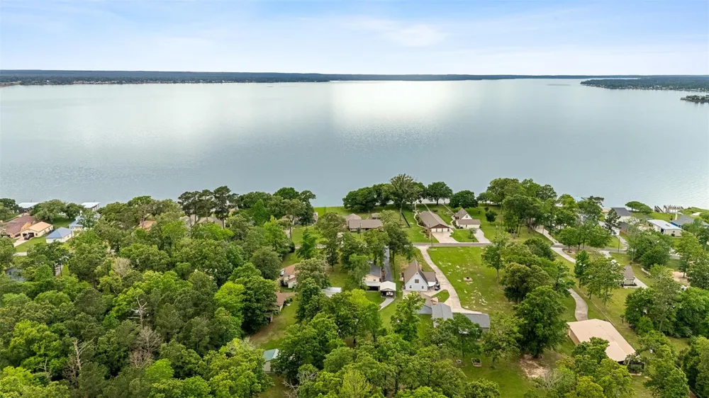 439 Lakeview Harbor Onalaska, TX 77360