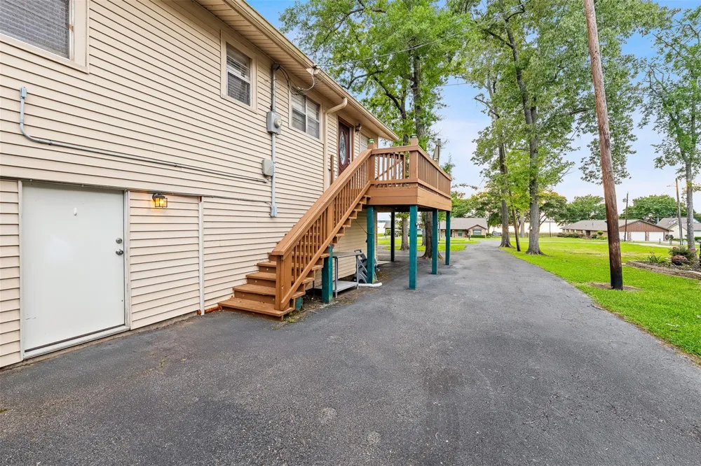 439 Lakeview Harbor Onalaska, TX 77360