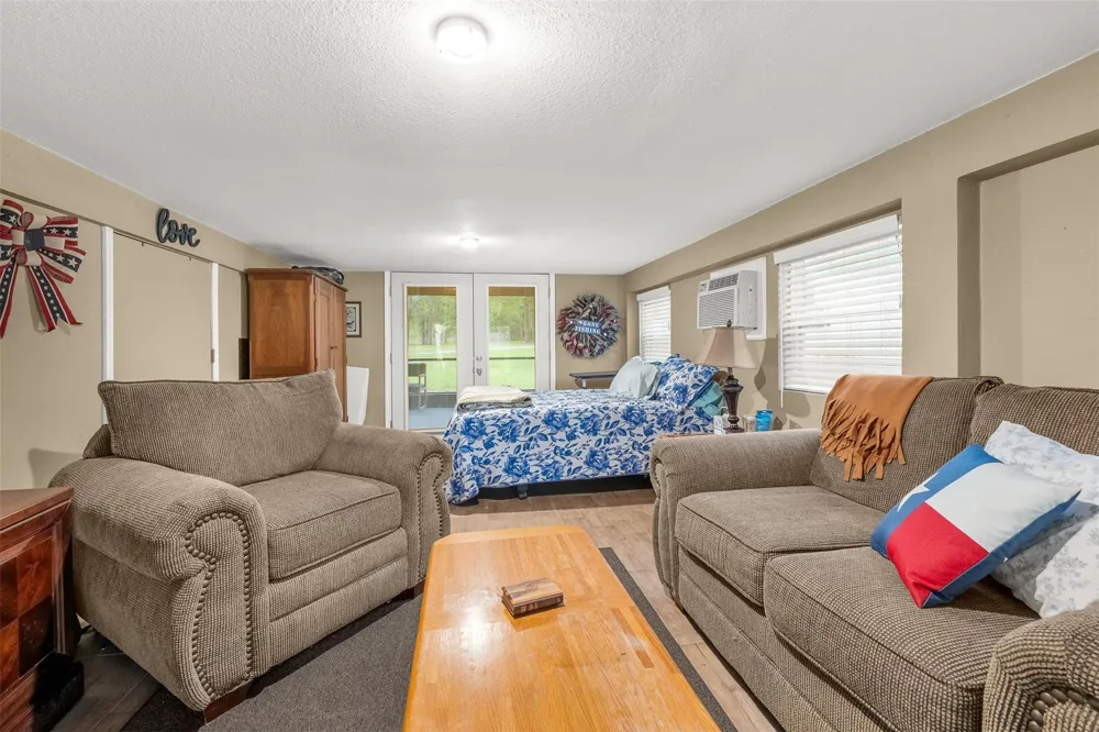 439 Lakeview Harbor Onalaska, TX 77360
