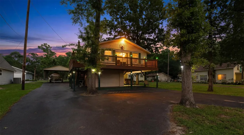 439 Lakeview Harbor Onalaska, TX 77360