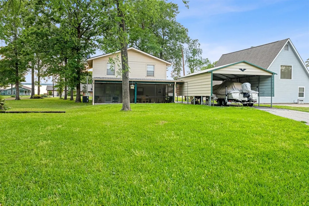 439 Lakeview Harbor Onalaska, TX 77360