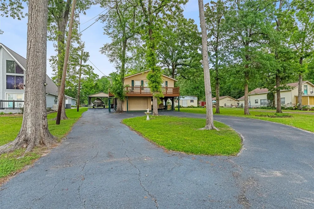 439 Lakeview Harbor Onalaska, TX 77360