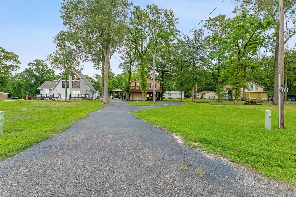 439 Lakeview Harbor Onalaska, TX 77360