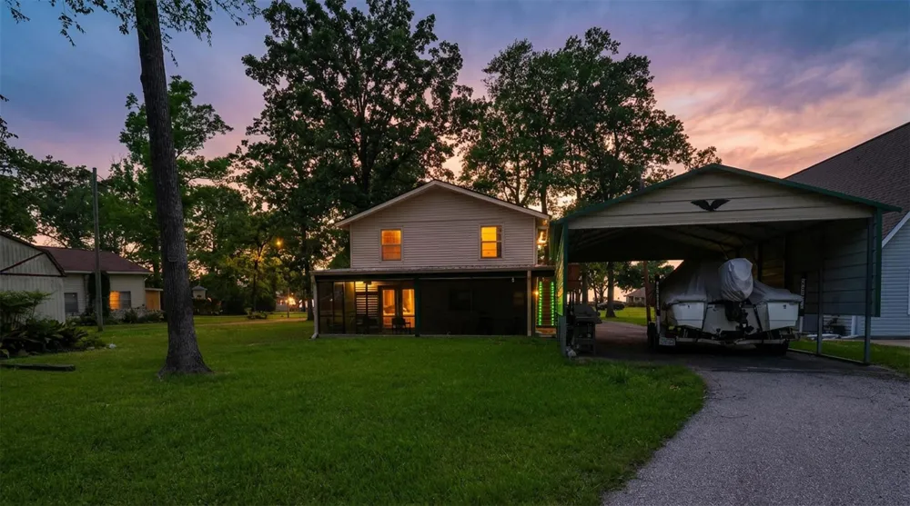 439 Lakeview Harbor Onalaska, TX 77360