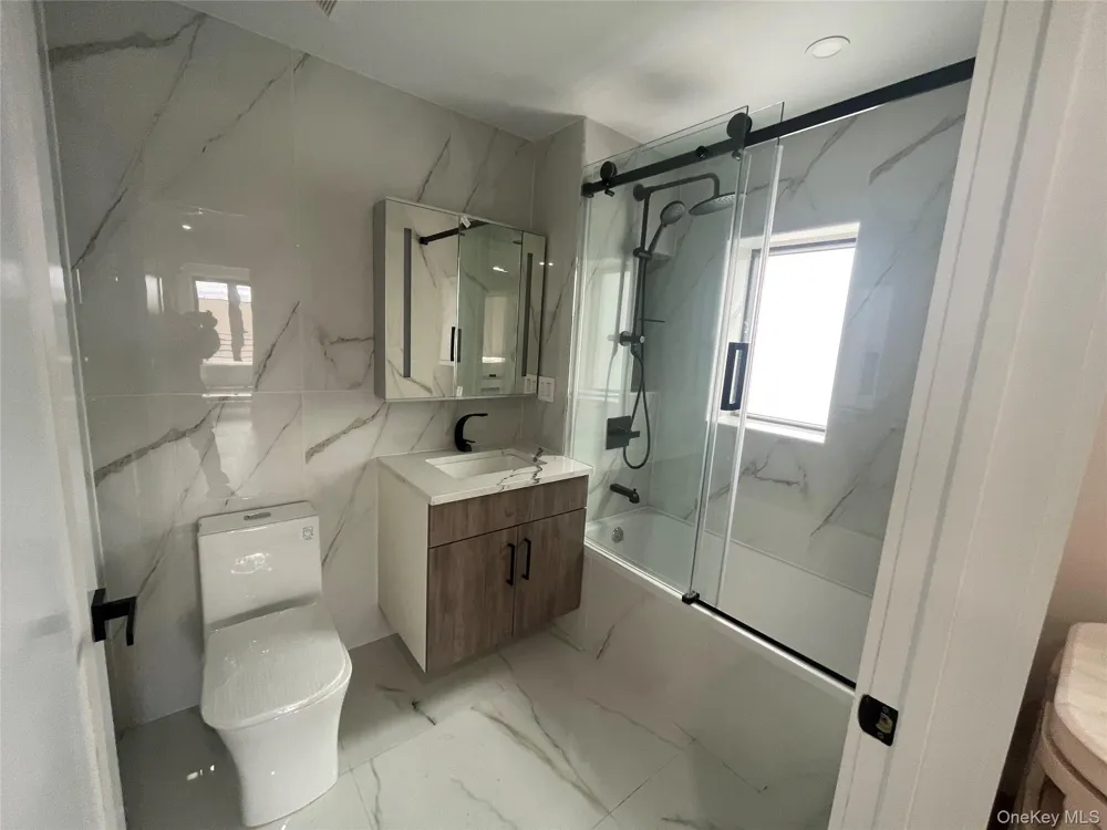 1546 Broadway #4B Brooklyn, NY 11221