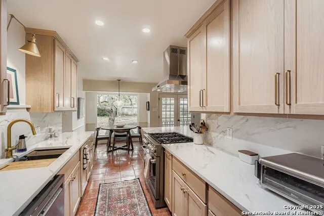 146 Canyon Oaks Hollywood Park, TX 78232