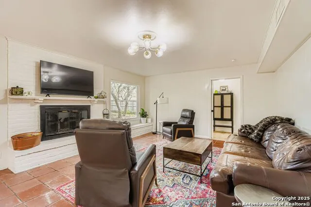 146 Canyon Oaks Hollywood Park, TX 78232