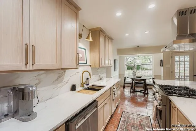 146 Canyon Oaks Hollywood Park, TX 78232
