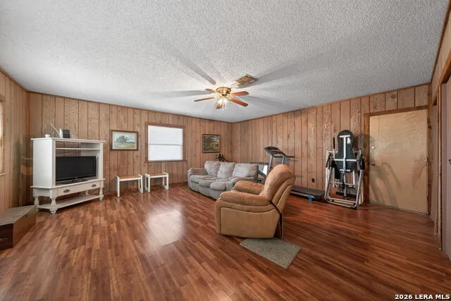 3706 Petry Dr Kirby, TX 78219