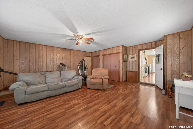 3706 Petry Dr Kirby, TX 78219