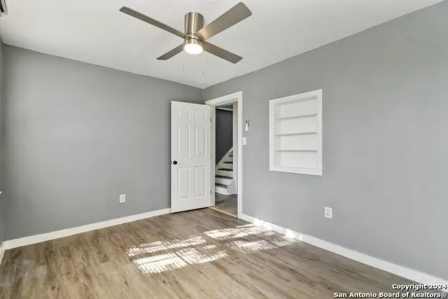 132 RENFRO DR Devine, TX 78016