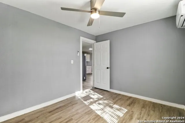 132 RENFRO DR Devine, TX 78016